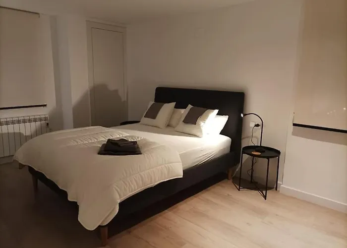 Moderno Apartamento Con Garaje Junto Corte Ingles